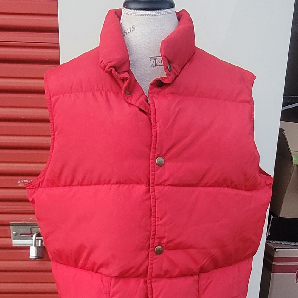 L.L. Bean puff vest red size large in great shape
